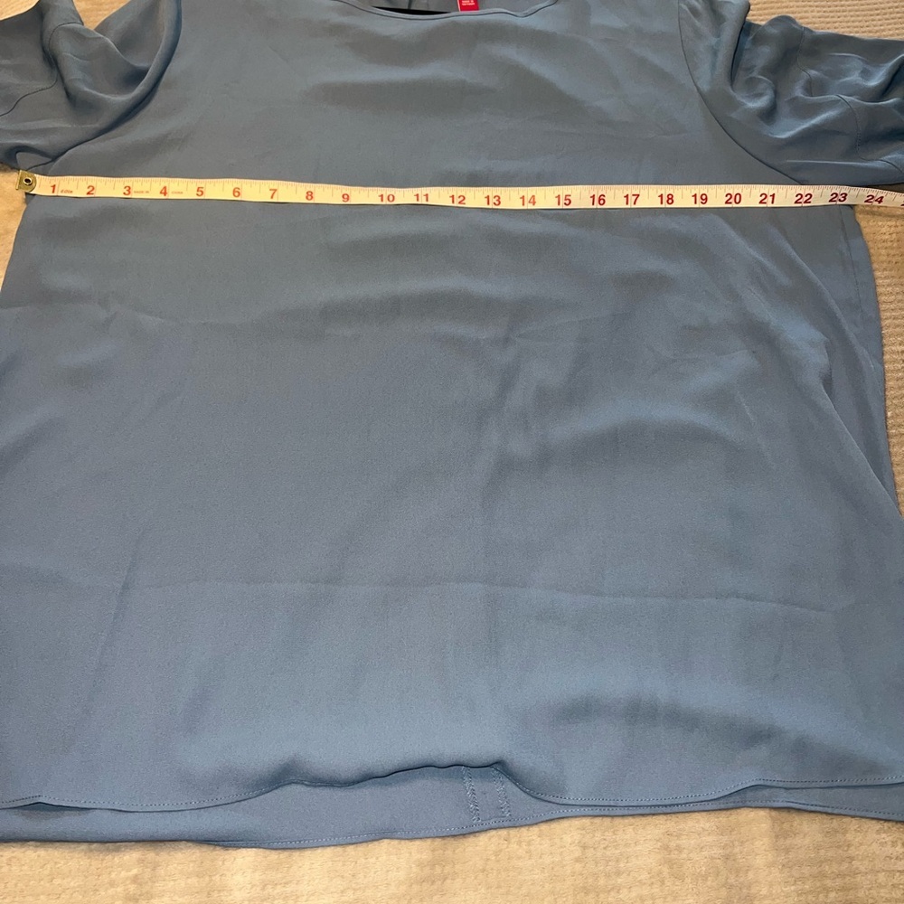 Vince Camuto Women's Blue Bell Sleeve Blouse Size XL – Like New! - Picture 5 of 6